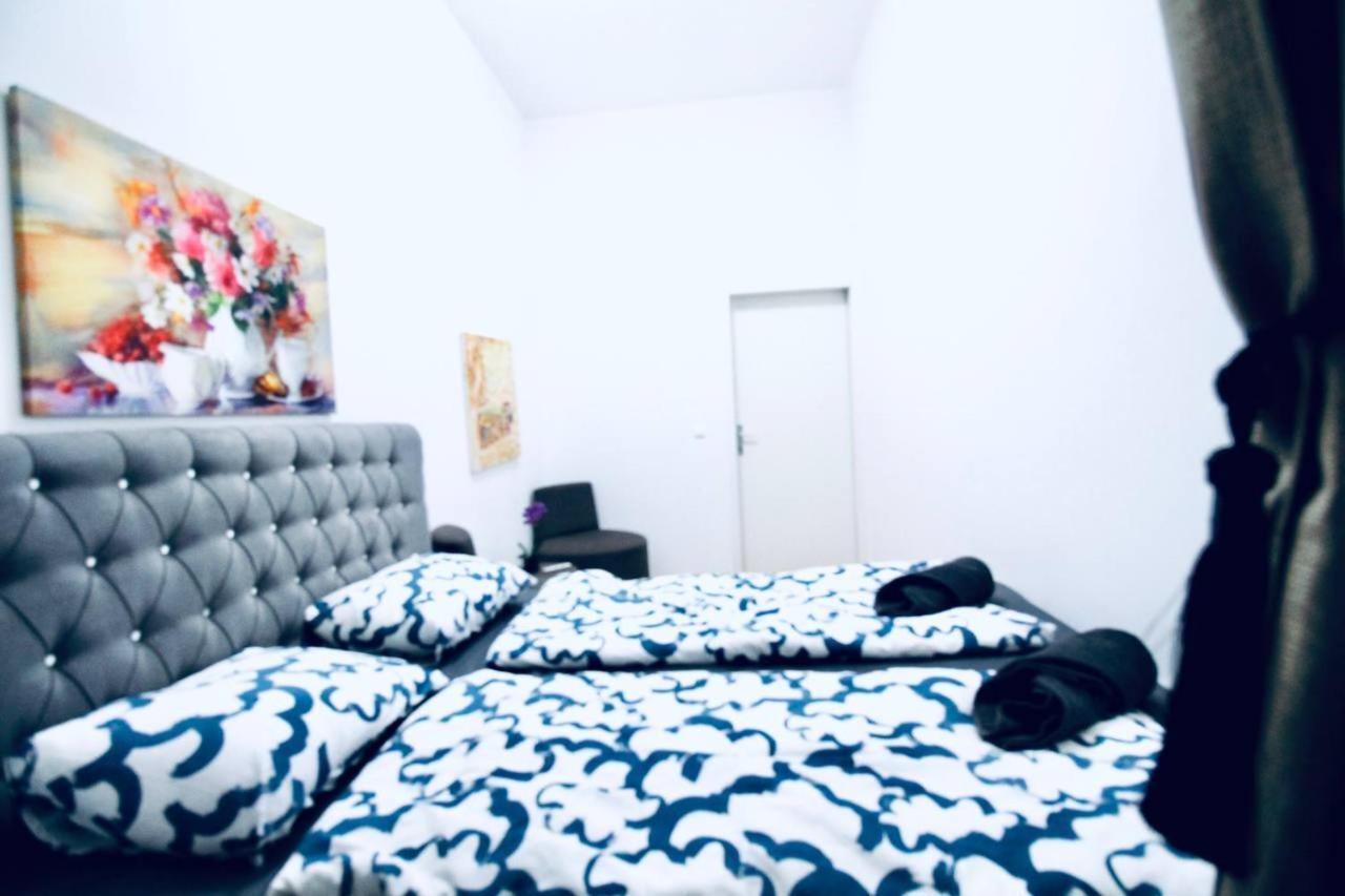 Modern Double Room Js A 비엔나 외부 사진